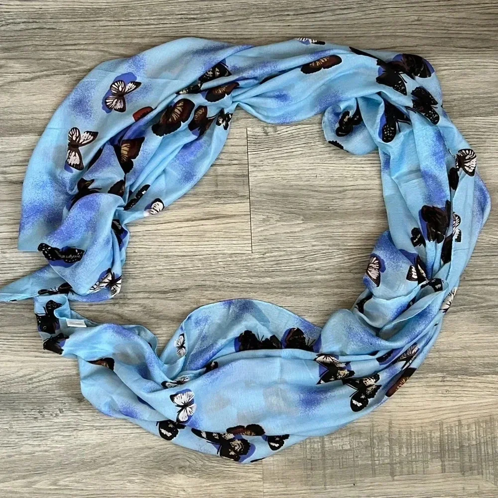 Scarf Light Blue with‎ Butterfly